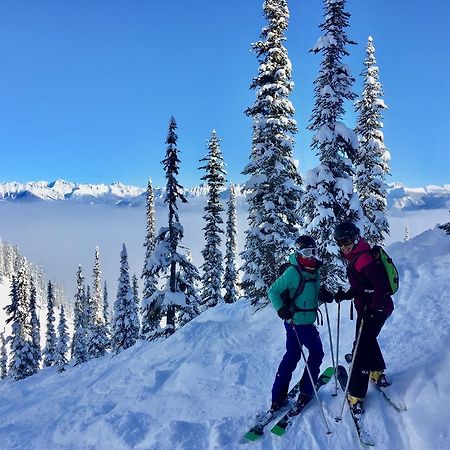 Kicking Horse Canyon Guest House Golden Esterno foto