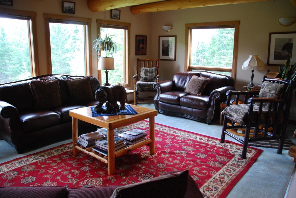 Kicking Horse Canyon Guest House Golden Esterno foto