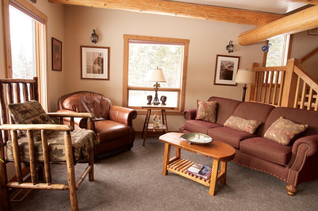 Kicking Horse Canyon Guest House Golden Esterno foto