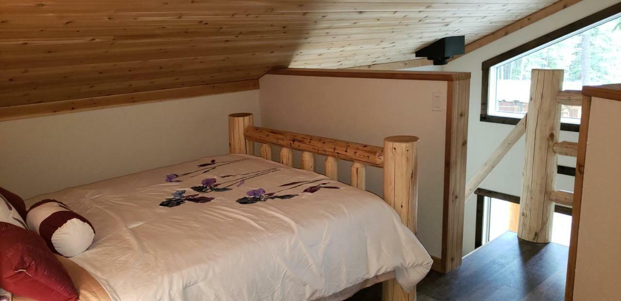 Kicking Horse Canyon Guest House Golden Esterno foto