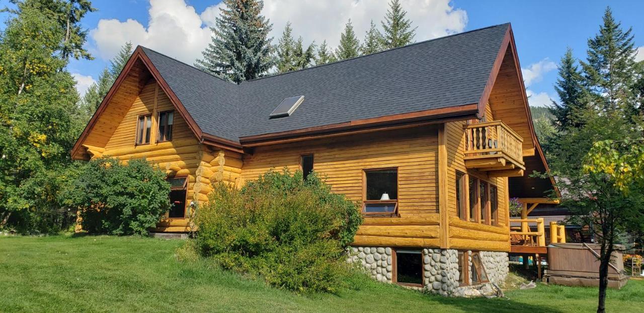 Kicking Horse Canyon Guest House Golden Esterno foto