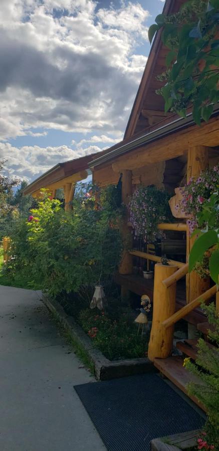 Kicking Horse Canyon Guest House Golden Esterno foto